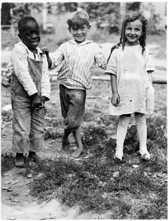 Neighborhood Kids Sharing A Laugh In Nebraska, 1910
