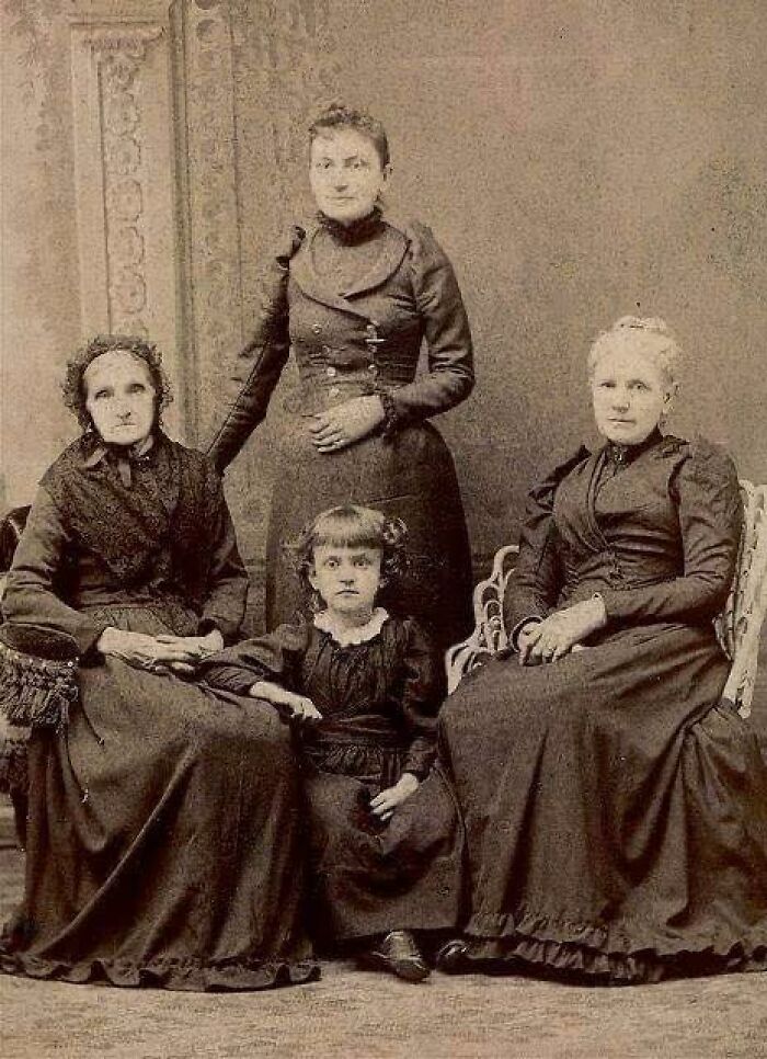 4 Generations In 1 Picture, 1880s