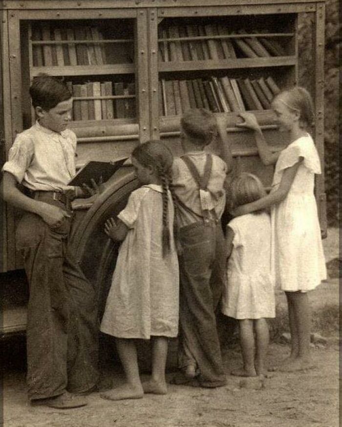 Barefoot Kids At A Mobile Book Cart In The Appalachian Mountains
