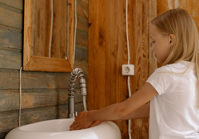 Guy Asks If He’s A Jerk For Getting In A Fight With His MIL About His Daughter Having “Real” Private Parts Guy Asks If He’s A Jerk For Getting In A Fight With His MIL About His Daughter Having “Real” Private Parts