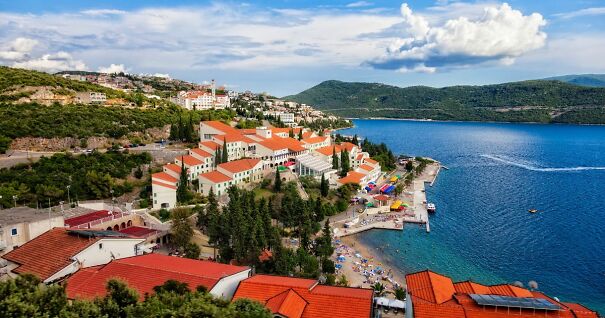 neum-646ceb0c64969.jpg