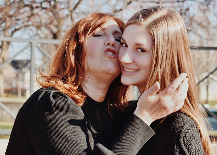 "It's The Most Miserable Marriage I've Ever Seen": 30 Stories Of People Dating And Marrying Rich