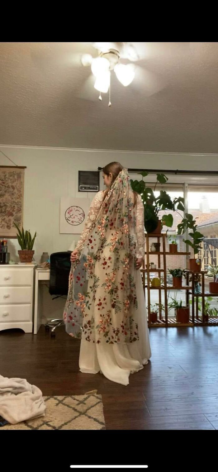 This Could Be Lovely But I Just Feel That It Cuts Off At Such An Awkward Length? Like Shouldn't It Be Shorter, Or Full Length?