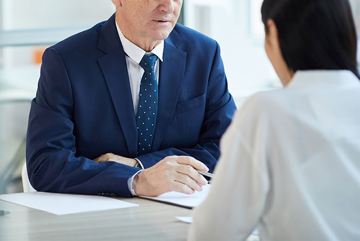 "10 Mins Of Awkward Silence": Boss Regrets Being Mean To Best Employee, Asks Them To Reconsider Their Resignation "10 Mins Of Awkward Silence": Boss Regrets Being Mean To Best Employee, Asks Them To Reconsider Their Resignation