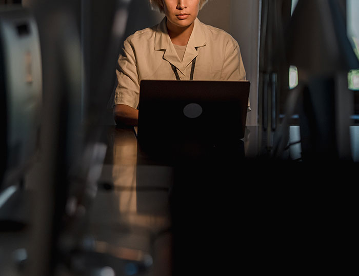 "10 Mins Of Awkward Silence": Boss Regrets Being Mean To Best Employee, Asks Them To Reconsider Their Resignation "10 Mins Of Awkward Silence": Boss Regrets Being Mean To Best Employee, Asks Them To Reconsider Their Resignation