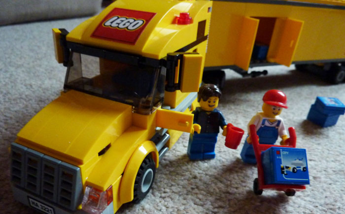 “You Don’t Want Me To Unload My Car? Great!”: Employee Agrees With Coworker Insisting He Shouldn’t Help Unload His Car