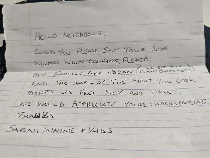 Vegan Family's Threatening Note To A Neighbor For Cooking Meat Goes Viral, And The Internet Has Thoughts