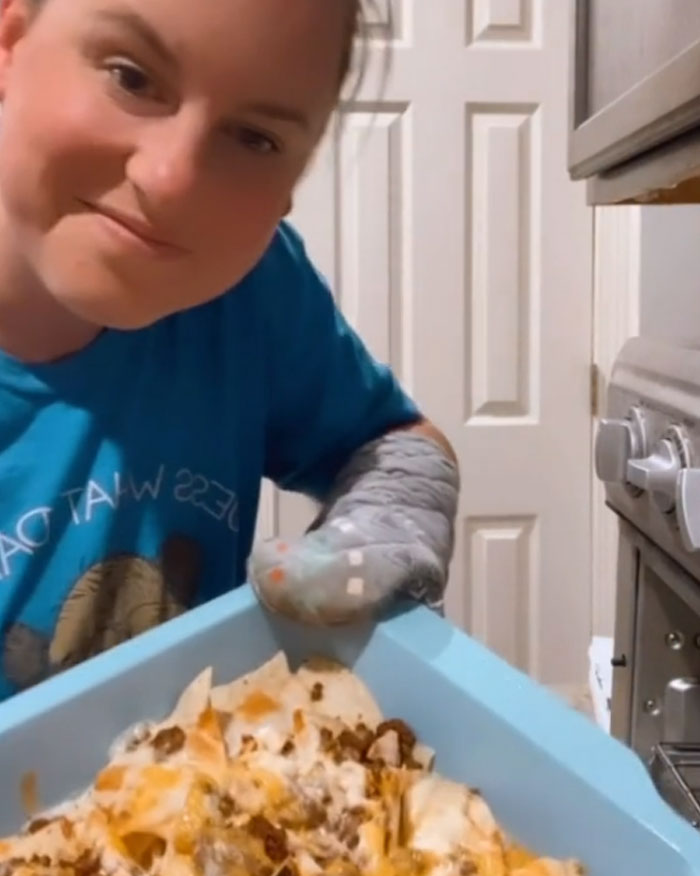 “If I Don’t Feed Him, He Literally Won’t Eat”: The Internet Is Shook At The Level Of Babying This Woman’s Husband Requires “If I Don’t Feed Him, He Literally Won’t Eat”: The Internet Is Shook At The Level Of Babying This Woman’s Husband Requires