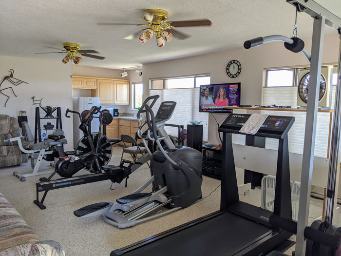 Woman Gets Fat-Shamed At A Gym And Is Ordered To ‘Put On A Shirt’ By Entitled Girl Saying That Her Outfit Is ‘Unsanitary’ Woman Gets Fat-Shamed At A Gym And Is Ordered To ‘Put On A Shirt’ By Entitled Girl Saying That Her Outfit Is ‘Unsanitary’