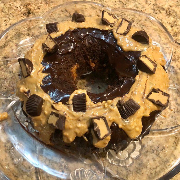 Birthday Girl Requests Cake That Her Cousin Is Allergic To, Causes Drama In The Family