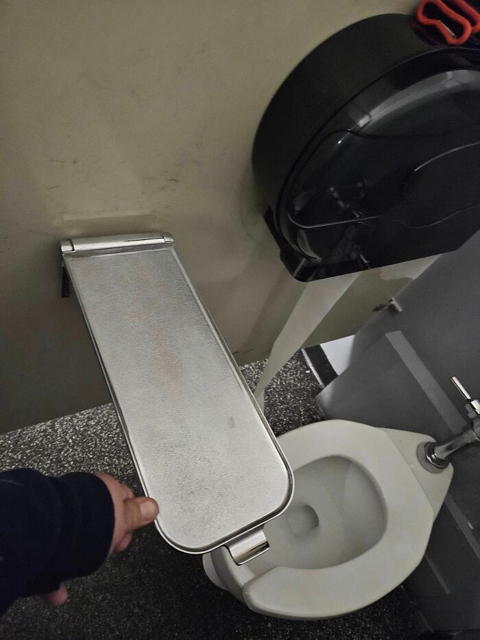 Weird-Secondhand-Finds-Pictures