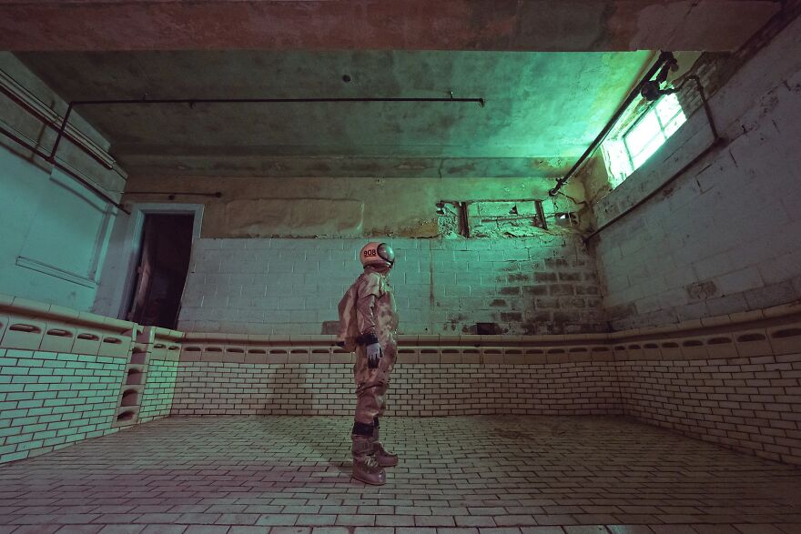 Photographer Uses Astronauts To Weave Fantastical Visual Stories