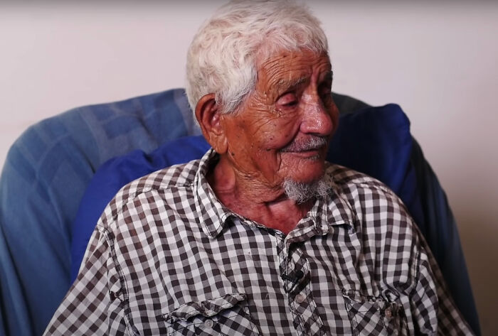 This Is The Heartwarming Love Story Of An Elderly Couple Who Have Been ...