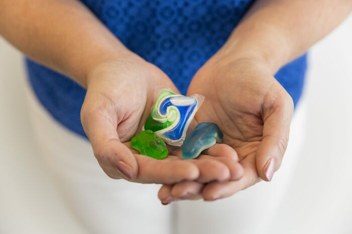 "What Was The Worst Trend That Has Ever Existed?" (30 Replies)