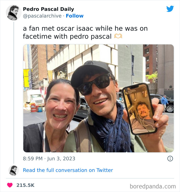 Fan met Oscar Isaac while he was on facetime with Pedro Pascal meme