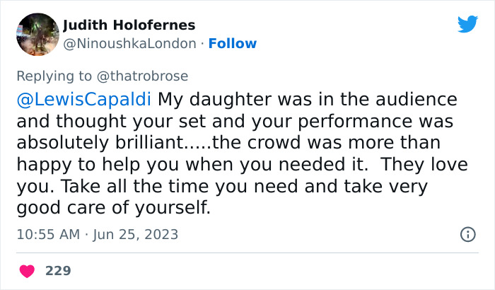 Lewis Capaldi Apologizes To Fans As He Battles Tics During The Show, And The Crowd’s Response Is Amazing Lewis Capaldi Apologizes To Fans As He Battles Tics During The Show, And The Crowd’s Response Is Amazing