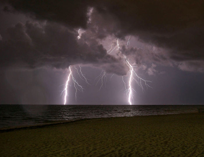 “My 'Weird' Radar Was Going Off”: Hiker Refuses To Drive An Older Woman Home Before A Storm And Feels Bad, Gets Backed Up By Folks Online “My 'Weird' Radar Was Going Off”: Hiker Refuses To Drive An Older Woman Home Before A Storm And Feels Bad, Gets Backed Up By Folks Online