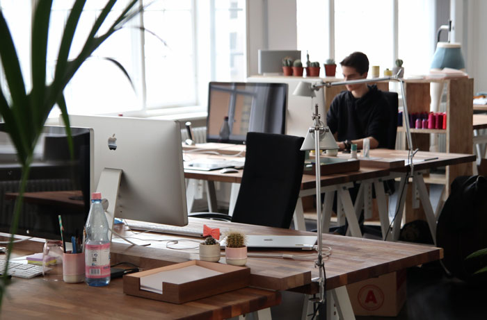 Man Feels Betrayed As Spouse Attends Funeral Instead Of Letting Him Take A Break From Parenting On Father's Day, Gets Called A Jerk Man Feels Betrayed As Spouse Attends Funeral Instead Of Letting Him Take A Break From Parenting On Father's Day, Gets Called A Jerk