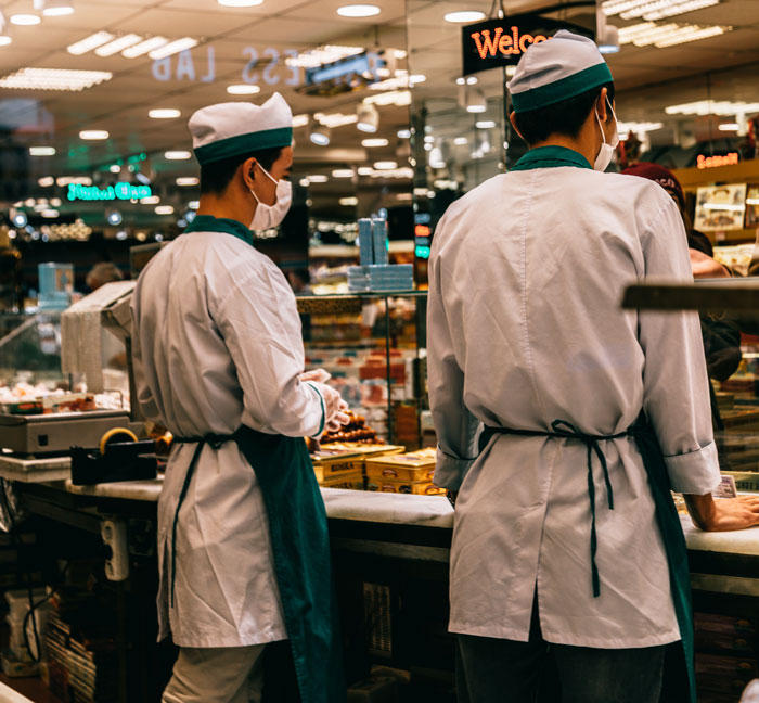 “Sir, We’re Closing In Five Minutes”: Entitled Customer Demands Store Be Kept Open, So Worker Maliciously Complies “Sir, We’re Closing In Five Minutes”: Entitled Customer Demands Store Be Kept Open, So Worker Maliciously Complies