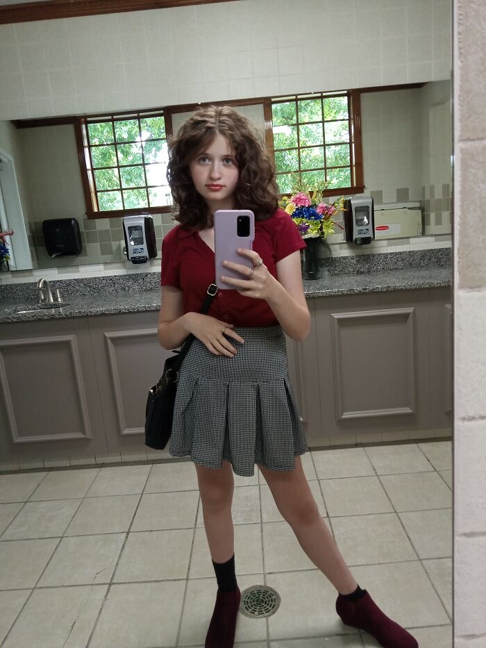 Please Be Kind Yall. This Photo Was Taken Last Weekend When I Was At An Event With My Homophobic Family And I Was Super Uncomfortable. But Yea This Is Me Lol