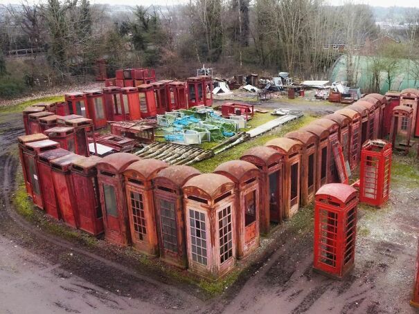 2_Phone-box-graveyard-1jfif-647e3bfe91799.jpg