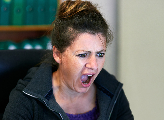 Angry Karen Demands A Manager At A Coffee Shop, Walks Out Satisfied, Not Realizing She's Been Played Angry Karen Demands A Manager At A Coffee Shop, Walks Out Satisfied, Not Realizing She's Been Played