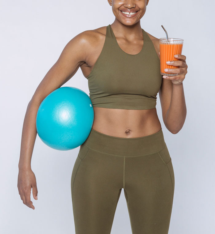 Woman Gets Fat-Shamed At A Gym And Is Ordered To ‘Put On A Shirt’ By Entitled Girl Saying That Her Outfit Is ‘Unsanitary’ Woman Gets Fat-Shamed At A Gym And Is Ordered To ‘Put On A Shirt’ By Entitled Girl Saying That Her Outfit Is ‘Unsanitary’