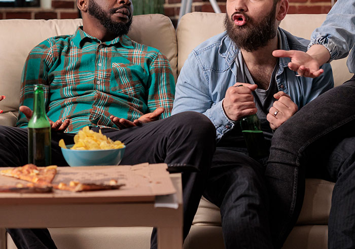 Guy Tells His Entire Family To "Grow Up" After They Got Mad At His 65 Y.O. Grandma For Having A Boyfriend And "Cheating" On Their Dad Guy Tells His Entire Family To "Grow Up" After They Got Mad At His 65 Y.O. Grandma For Having A Boyfriend And "Cheating" On Their Dad