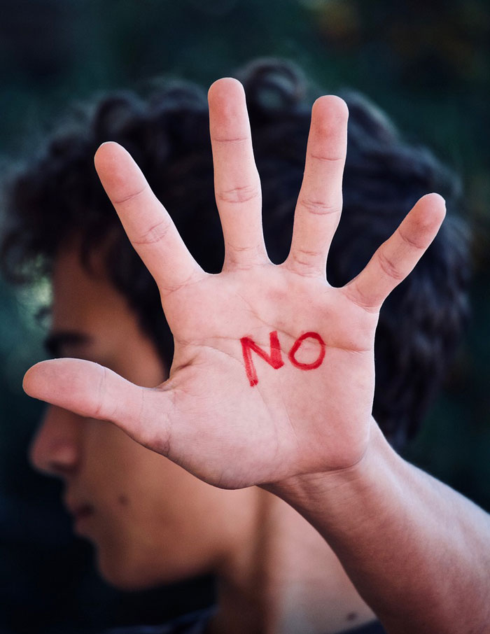 "Her Sister Was Offended And Left": Wife Doesn't Let 14 Y.O. Stepson Hold Her Newborn, Husband Does The Same With Wife's Sister "Her Sister Was Offended And Left": Wife Doesn't Let 14 Y.O. Stepson Hold Her Newborn, Husband Does The Same With Wife's Sister