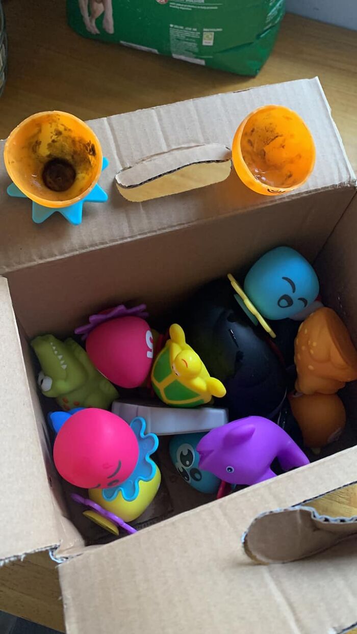 Kids Bath Toys 🤢 One Looked A Bit Weird So I Cut It Open And It Was Full Of Mould! Thrown Out All Of Her Bath Toys That Can Fill Themselves With Water