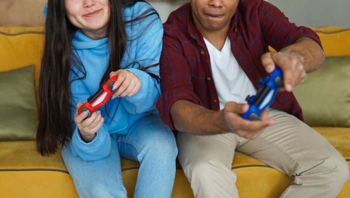 Girlfriend ‘Looks Shocked’ After Boyfriend Refuses To Finish A Game She’s Been Working On For Almost 2 Years