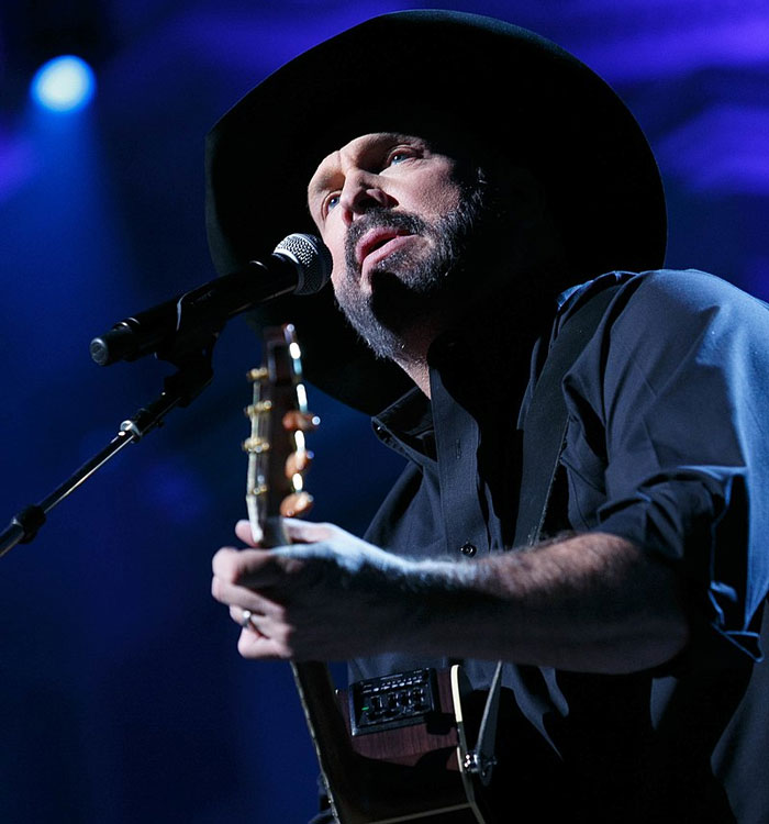 Person Sells Concert Tickets After Their Friends Keep 'Forgetting' To Pay Them Back, They Find Out And Go Ballistic Person Sells Concert Tickets After Their Friends Keep 'Forgetting' To Pay Them Back, They Find Out And Go Ballistic