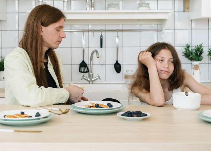 Dad Calls Out Wife And Puts An End To Her Unhealthy Obsession With Their 14-Year-Old Daughter's "Pageant-Ready" Looks, Wonders If He's A Jerk Dad Calls Out Wife And Puts An End To Her Unhealthy Obsession With Their 14-Year-Old Daughter's "Pageant-Ready" Looks, Wonders If He's A Jerk