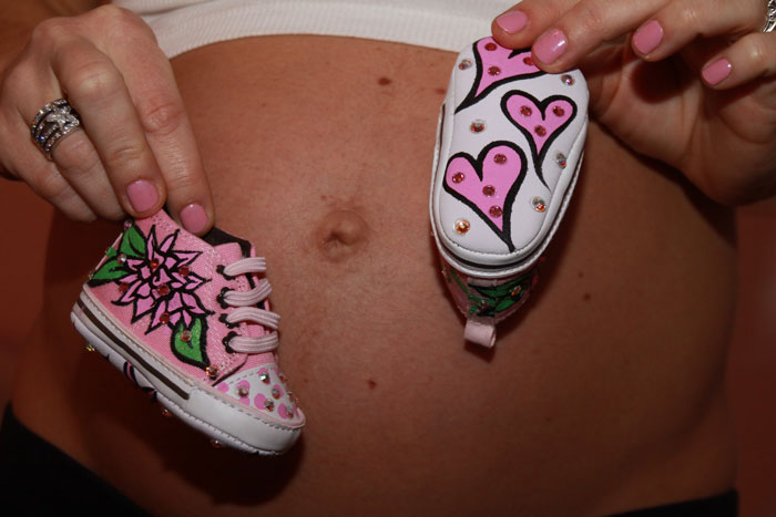 Mother Left ‘Lost’ And ‘Heartbroken’ When Daughter’s Newborn Is Dressed In A Designer Outfit Instead Of Her Handmade Set Mother Left ‘Lost’ And ‘Heartbroken’ When Daughter’s Newborn Is Dressed In A Designer Outfit Instead Of Her Handmade Set