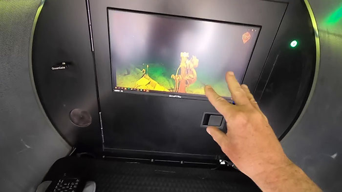 Titan-Submarine-Run-Out-Oxygen Titan-Submarine-Run-Out-Oxygen