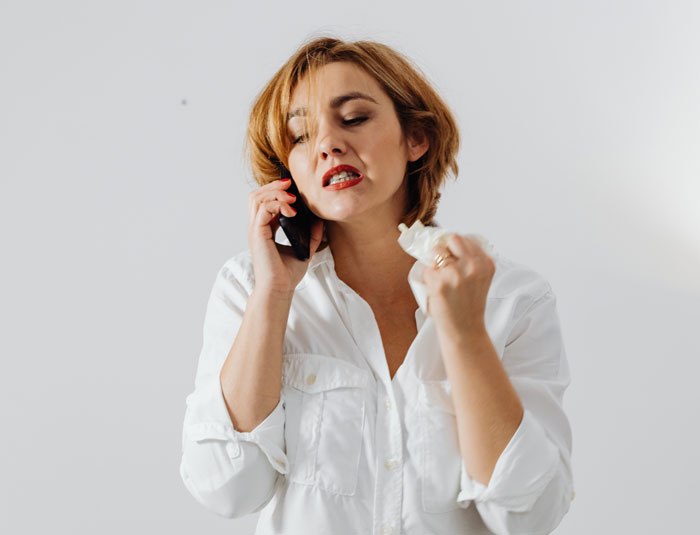 Person Sells Concert Tickets After Their Friends Keep 'Forgetting' To Pay Them Back, They Find Out And Go Ballistic Person Sells Concert Tickets After Their Friends Keep 'Forgetting' To Pay Them Back, They Find Out And Go Ballistic