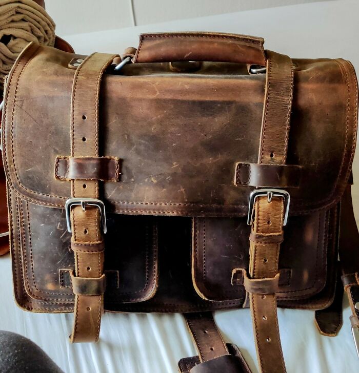 Vagarant Traveler C.e.o. 17" Backpack Briefcase In Coffee Brown