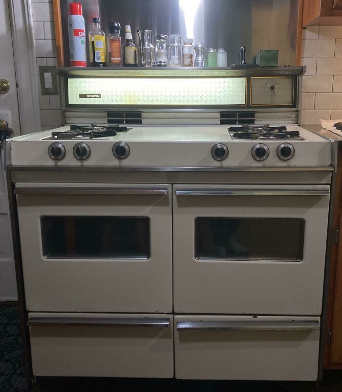 My Dad's 1970s Crown Gas Range Stove!