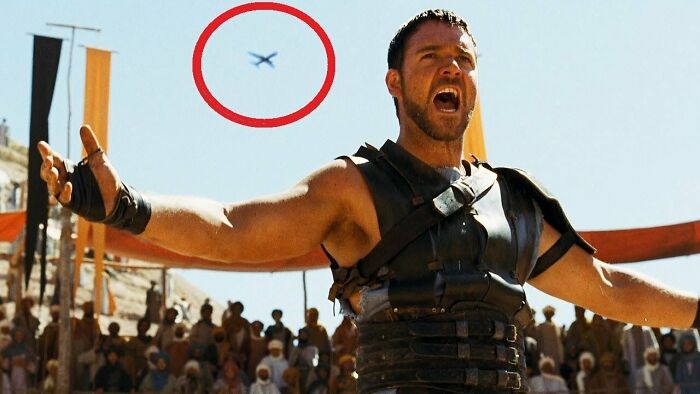 In Gladiator (2000), You Can Clearly See A Red Circle In The Sky In One Scene (Marked With Airplane On The Picture For Clarity). The Infamous Mistake Somehow Slipped Through Post-Production And Made It To The Final Cut