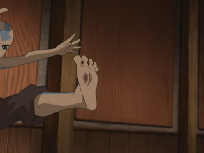 In Avatar: The Last Airbender, During The Fight Between Zuko And Aang At Zuko's Family's Beach House, You Can See A Scar On Aang's Left Foot