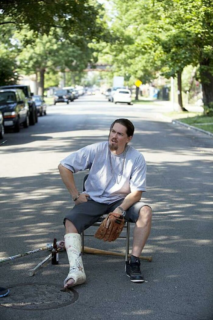 In Season 3 Of Shameless Kevin Randomly Has A Broken Leg. In Episode 3 Vee Says He "Snapped It Falling In The Bathtub". This Really Is How Steve Howey Broke His Leg And They Just Wrote It Into The Show