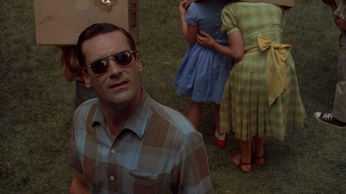 In Mad Men, During A Solar Eclipse, You Can See The Eclipse Happening In The Reflection Of Don’s Sunglasses