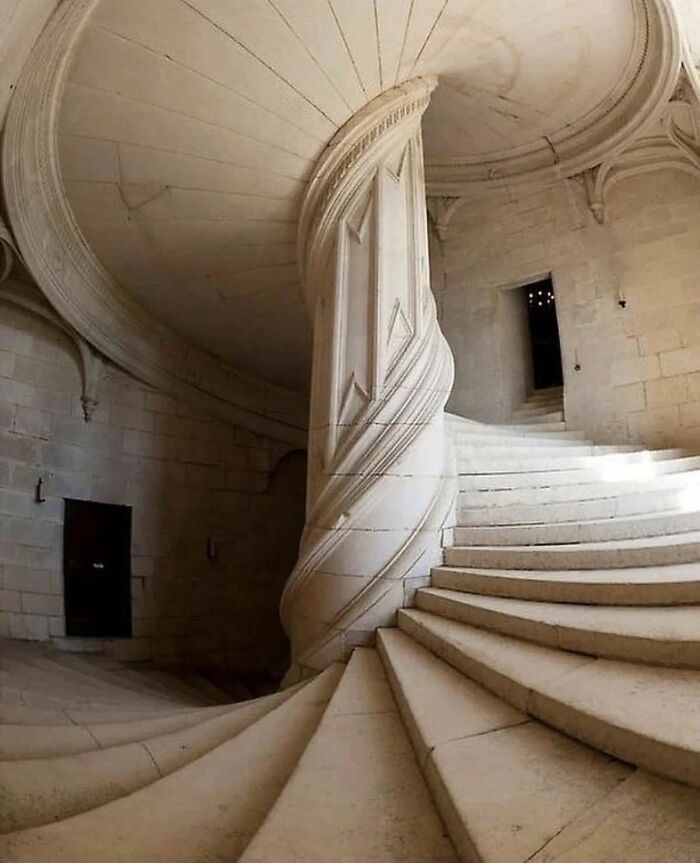 Escalera diseñada por Leonardo da Vinci, 1516