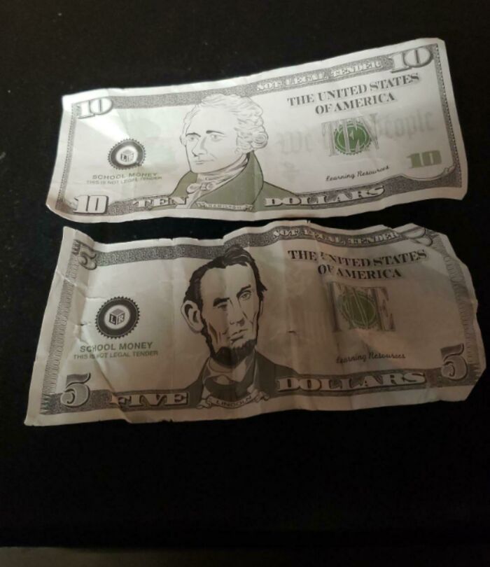 Was Told I Did An Excellent Job And Earned An "Early Christmas Gift" Came Back To A Fake $15 Tip