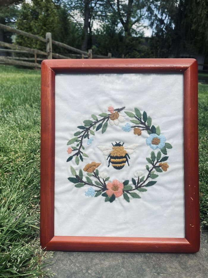 My First Time Embroidering! (Bee Nice)