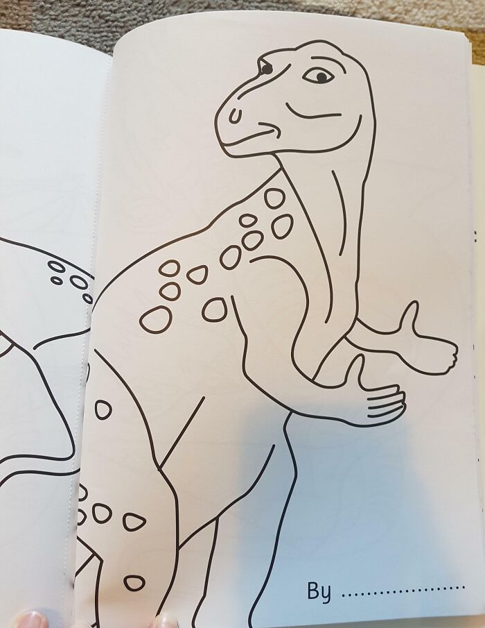 Este dinosaurio del libro para colorear de mi hija tiene manos humanas