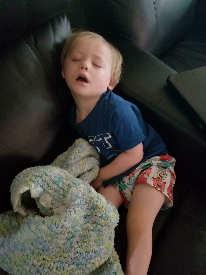 My Son Decided He Wasn't Going To Nap Yesterday, This Is Him 10 Minutes After His "Decision"