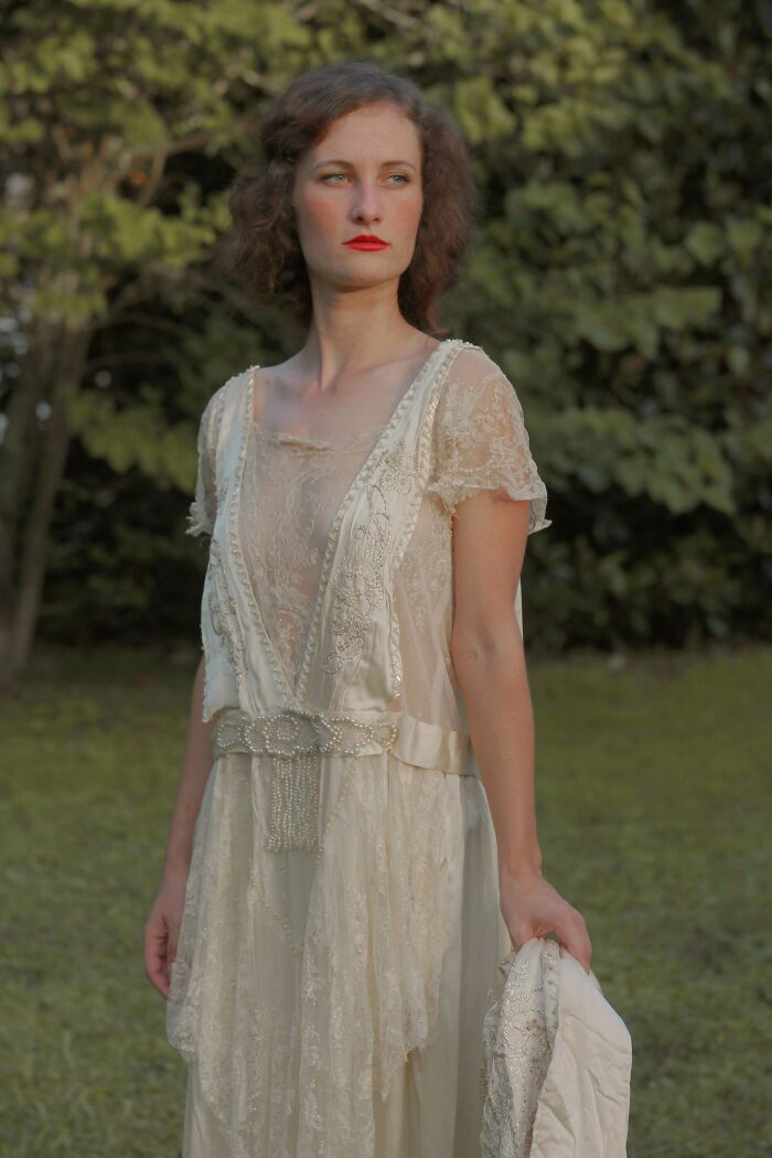 Conseguí este vestido de novia de 1924 en una venta de bienes. ¡Lo amo!