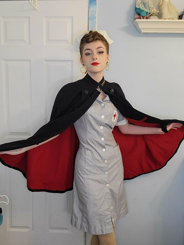 ¡Mi uniforme de la Cruz Roja de los años 1940 + una capa de enfermera!