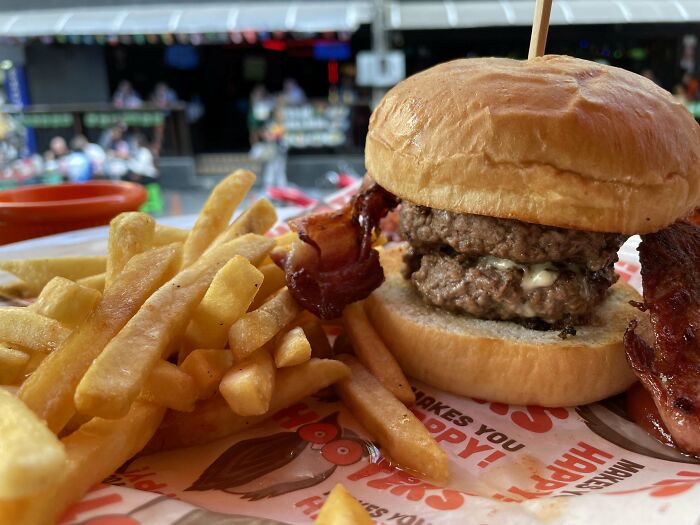What A Popular Western Food Joint Thinks A 12 Dollar Burger Is Supposed To Look Like